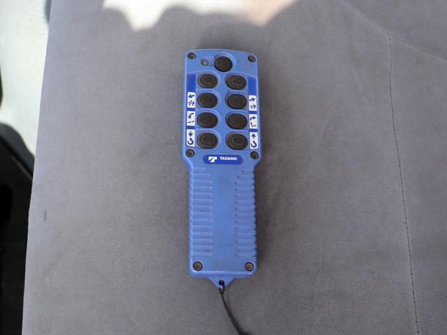 エルフトラック 　４ｔ　４段クレーン付　セーフティローダ　ラジコン　ＴＰＧ－ＮＰＲ８５ＹＮ（9枚目）