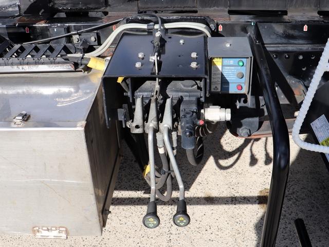 エルフトラック 　４ｔ　４段クレーン付　セーフティローダ　ラジコン　ＴＰＧ－ＮＰＲ８５ＹＮ（24枚目）