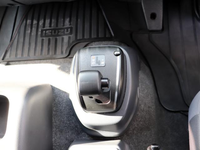 フォワード 　４ｔ　平ボデー　ワイド　６２００　ベッド付　アルミブロック　ＡＴ車　２ＲＧ－ＦＲＲ９０Ｓ２（6枚目）