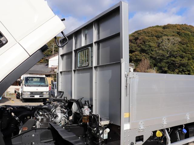 フォワード 　４ｔ　平ボデー　ワイド　６２００　ベッド付　アルミブロック　ＡＴ車　２ＲＧ－ＦＲＲ９０Ｓ２（15枚目）