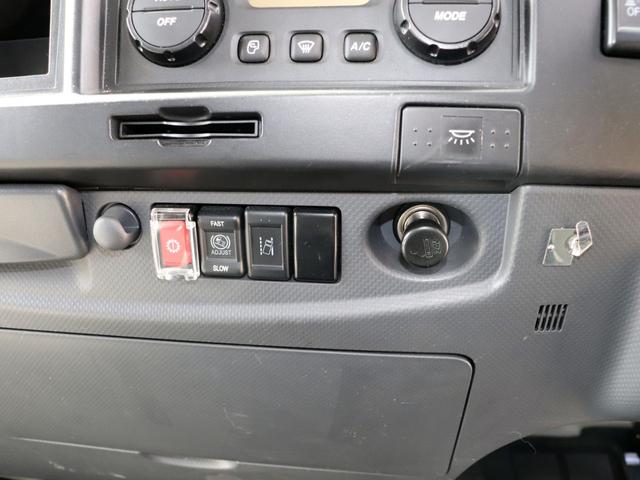 フォワード 　４ｔ　平ボデー　ワイド　６２００　ベッド付　アルミブロック　ＡＴ車　２ＲＧ－ＦＲＲ９０Ｓ２（42枚目）