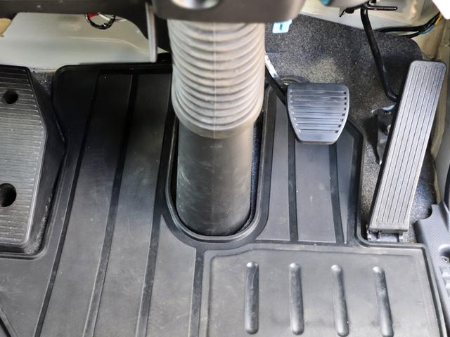 フォワード 　４ｔ　平ボデー　ワイド　６２００　ベッド付　アルミブロック　ＡＴ車　２ＲＧ－ＦＲＲ９０Ｓ２（44枚目）