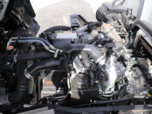 フォワード 　４ｔ　平ボデー　ワイド　６２００　ベッド付　アルミブロック　ＡＴ車　２ＲＧ－ＦＲＲ９０Ｓ２（54枚目）