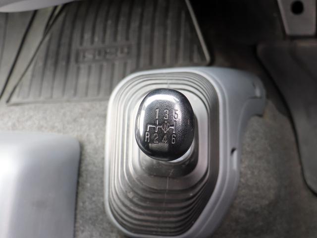 フォワード 　４ｔ　平ボデー　ワイド　６２００　ベッド付　後輪エアサス　２ＲＧ－ＦＲＲ９０Ｔ２（6枚目）