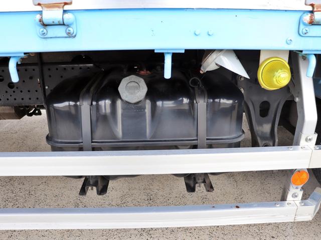 フォワード 　４ｔ　平ボデー　ワイド　６２００　ベッド付　後輪エアサス　２ＲＧ－ＦＲＲ９０Ｔ２（18枚目）