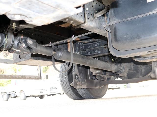 フォワード 　４ｔ　平ボデー　ワイド　６２００　ベッド付　後輪エアサス　２ＲＧ－ＦＲＲ９０Ｔ２（24枚目）