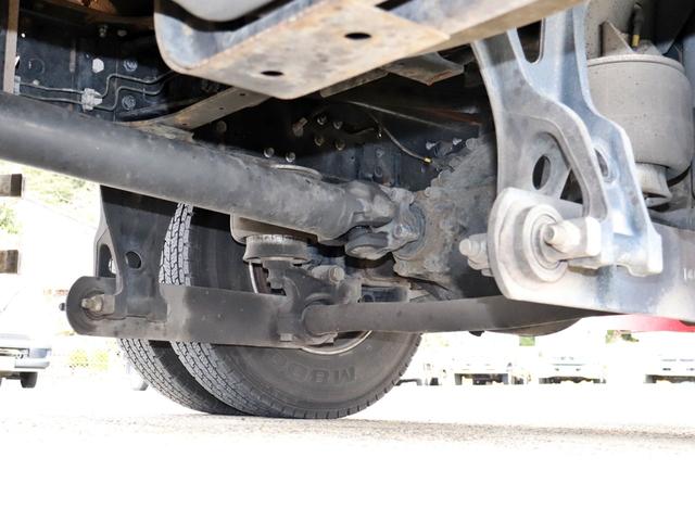 フォワード 　４ｔ　平ボデー　ワイド　６２００　ベッド付　後輪エアサス　２ＲＧ－ＦＲＲ９０Ｔ２（25枚目）