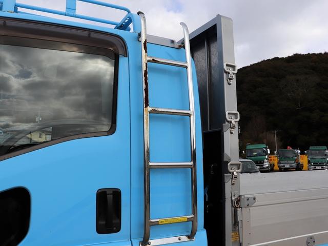 フォワード 　４ｔ　平ボデー　ワイド　６２００　ベッド付　後輪エアサス　２ＲＧ－ＦＲＲ９０Ｔ２（35枚目）