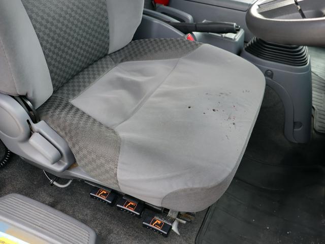 フォワード 　４ｔ　平ボデー　ワイド　６２００　ベッド付　後輪エアサス　２ＲＧ－ＦＲＲ９０Ｔ２（37枚目）