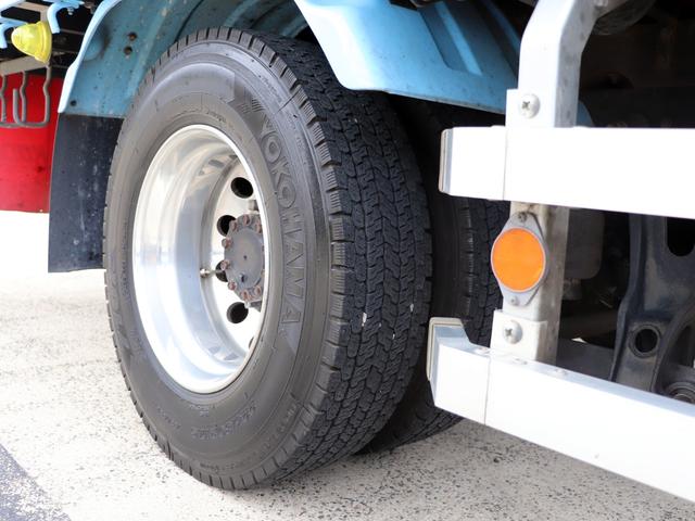 フォワード 　４ｔ　平ボデー　ワイド　６２００　ベッド付　後輪エアサス　２ＲＧ－ＦＲＲ９０Ｔ２（45枚目）