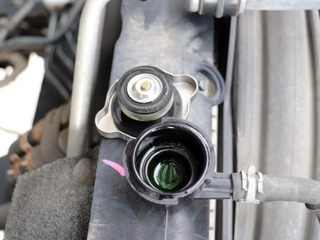 フォワード 　４ｔ　平ボデー　ワイド　６２００　ベッド付　後輪エアサス　２ＲＧ－ＦＲＲ９０Ｔ２（48枚目）