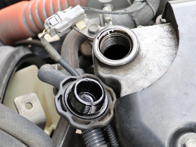 フォワード 　４ｔ　平ボデー　ワイド　６２００　ベッド付　後輪エアサス　２ＲＧ－ＦＲＲ９０Ｔ２（49枚目）