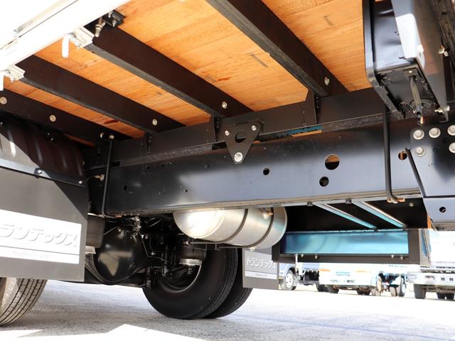 ヒノレンジャー 　４ｔ　平ボデー　標準　６２００　後輪エアサス　ベッド付　２ＫＧ－ＦＤ２ＡＢＧ（11枚目）