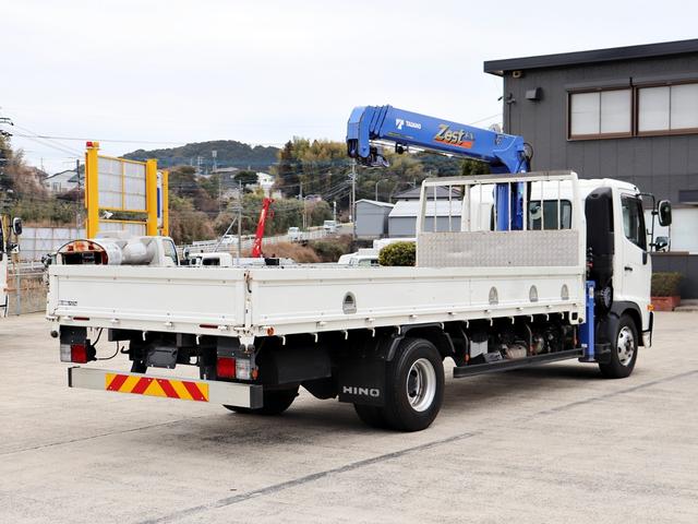 ヒノレンジャー 　４ｔ　４段クレーン付　ラジコン　差し違いアウトリガ　ベッドレス　２ＫＧ－ＦＣ２ＡＢＡ（2枚目）