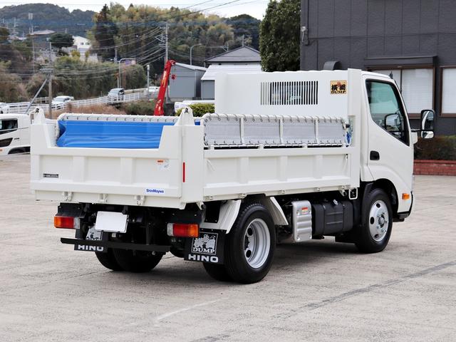 デュトロ 　３ｔ　ダンプ　全低床　４ナンバー　２ＫＧ－ＸＺＵ６００Ｔ（2枚目）