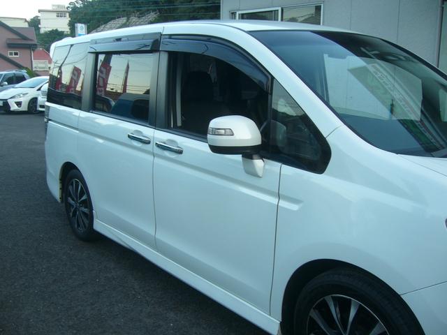 ステップワゴンスパーダ Ｚ　クールスピリット　両側パワースライドドア　ＥＴＣ　純正ナビＢｌｕｅｔｏｏｔｈ付き　フルセグ　リヤモニター　バックカメラ　ＥＴＣ（4枚目）