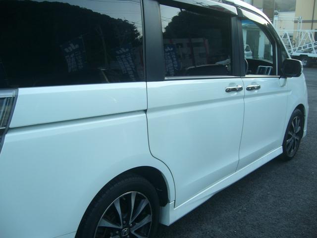 ステップワゴンスパーダ Ｚ　クールスピリット　両側パワースライドドア　ＥＴＣ　純正ナビＢｌｕｅｔｏｏｔｈ付き　フルセグ　リヤモニター　バックカメラ　ＥＴＣ（6枚目）