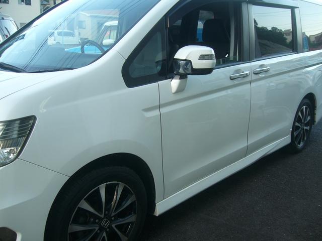 ステップワゴンスパーダ Ｚ　クールスピリット　両側パワースライドドア　ＥＴＣ　純正ナビＢｌｕｅｔｏｏｔｈ付き　フルセグ　リヤモニター　バックカメラ　ＥＴＣ（7枚目）