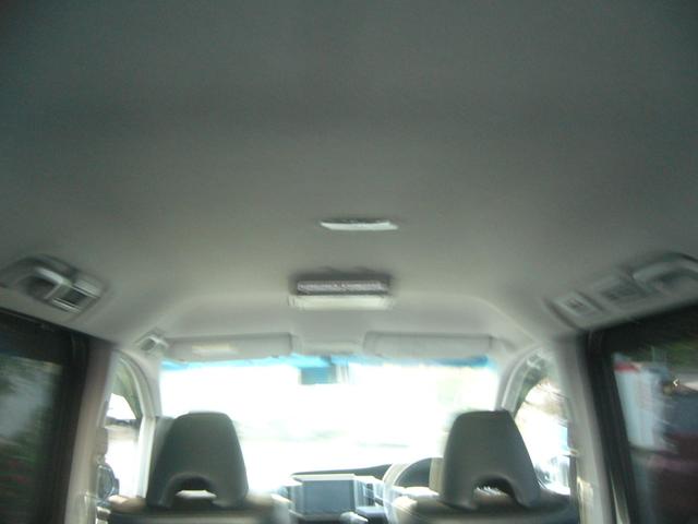 ステップワゴンスパーダ Ｚ　クールスピリット　両側パワースライドドア　ＥＴＣ　純正ナビＢｌｕｅｔｏｏｔｈ付き　フルセグ　リヤモニター　バックカメラ　ＥＴＣ（10枚目）