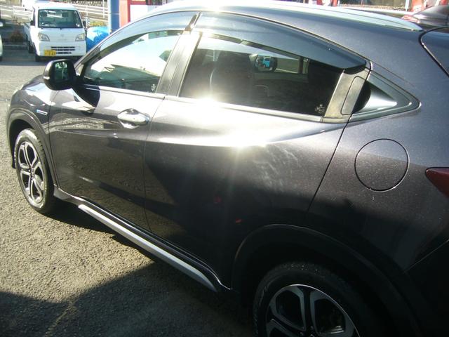 ヴェゼル ハイブリッドＺ　純正ナビ・バックカメラ・ＥＴＣ・フロントドラレコ・女性ワンオーナー・あんしんパッケージ・前席シートヒーター・１７インチアルミホイル・禁煙車（6枚目）