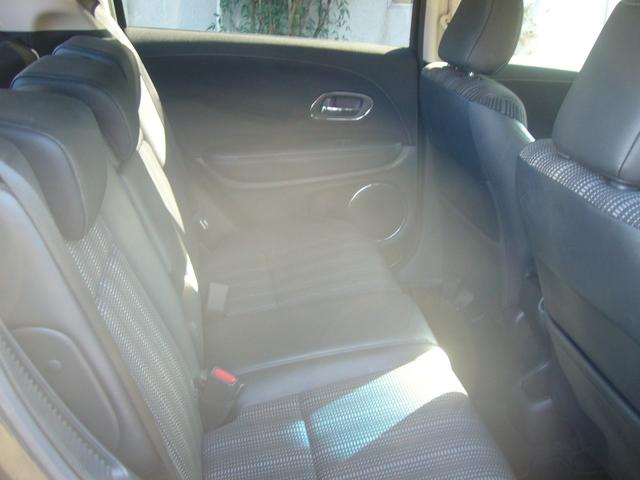 ヴェゼル ハイブリッドＺ　純正ナビ・バックカメラ・ＥＴＣ・フロントドラレコ・女性ワンオーナー・あんしんパッケージ・前席シートヒーター・１７インチアルミホイル・禁煙車（13枚目）