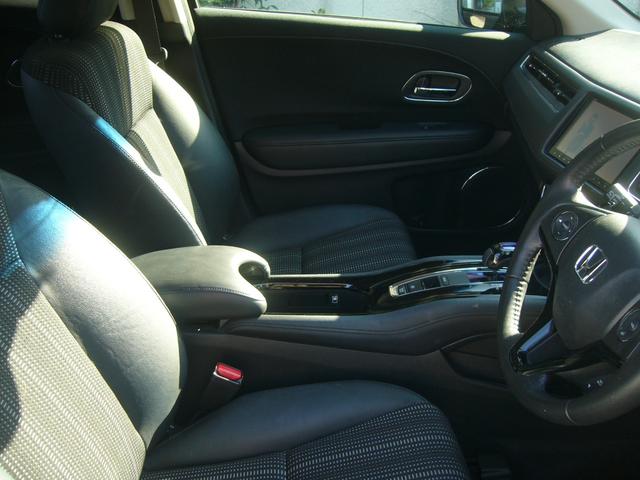 ヴェゼル ハイブリッドＺ　純正ナビ・バックカメラ・ＥＴＣ・フロントドラレコ・女性ワンオーナー・あんしんパッケージ・前席シートヒーター・１７インチアルミホイル・禁煙車（14枚目）