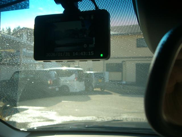 ヴェゼル ハイブリッドＺ　純正ナビ・バックカメラ・ＥＴＣ・フロントドラレコ・女性ワンオーナー・あんしんパッケージ・前席シートヒーター・１７インチアルミホイル・禁煙車（25枚目）