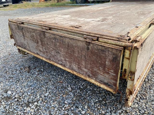 キャンター 平ボディ ワンオーナー車 丸目4灯 コラムMT メッキグリル メッキバンパー(15枚目)