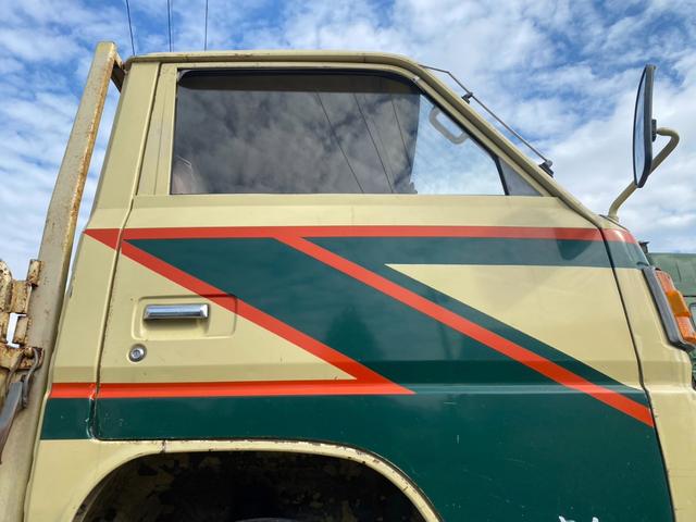 キャンター 平ボディ ワンオーナー車 丸目4灯 コラムMT メッキグリル メッキバンパー(16枚目)