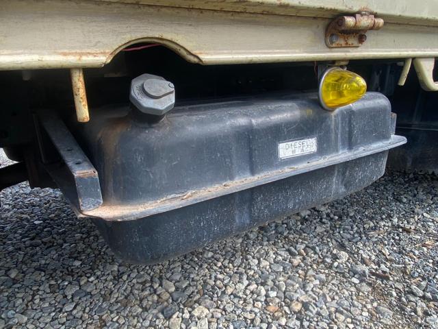 キャンター 平ボディ ワンオーナー車 丸目4灯 コラムMT メッキグリル メッキバンパー(31枚目)