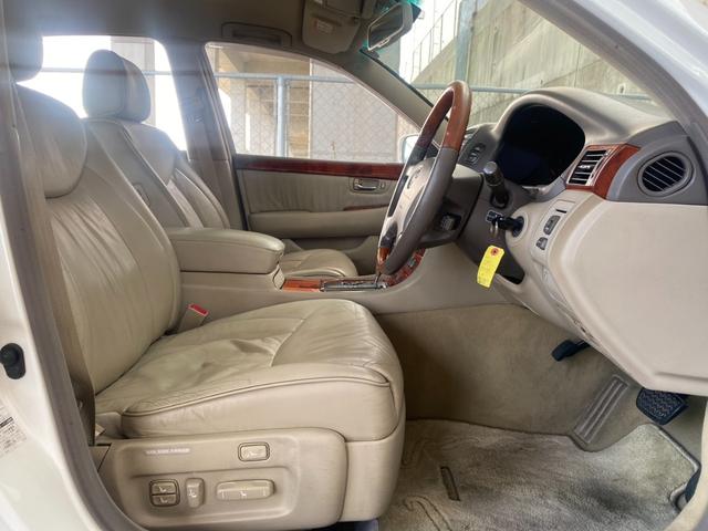 セルシオ C仕様 ノーマル車輛 革シート(22枚目)