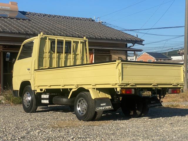 キャンター 　平ボディ　丸目４灯　ホイールカバー　コラム５ＭＴ（9枚目）
