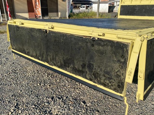 キャンター 　平ボディ　丸目４灯　ホイールカバー　コラム５ＭＴ（11枚目）