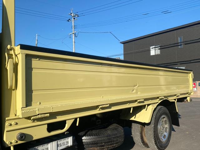 キャンター 　平ボディ　丸目４灯　ホイールカバー　コラム５ＭＴ（23枚目）