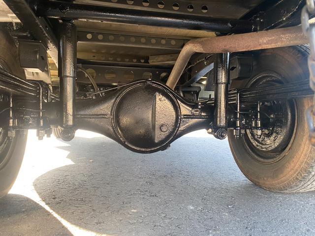 キャンター 　平ボディ　丸目４灯　ホイールカバー　コラム５ＭＴ（26枚目）