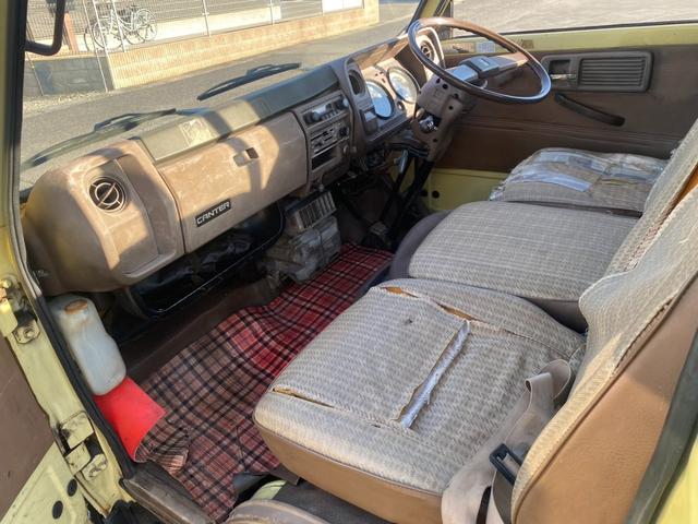 キャンター 　平ボディ　丸目４灯　ホイールカバー　コラム５ＭＴ（32枚目）