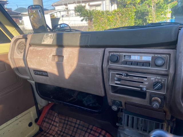 キャンター 　平ボディ　丸目４灯　ホイールカバー　コラム５ＭＴ（37枚目）