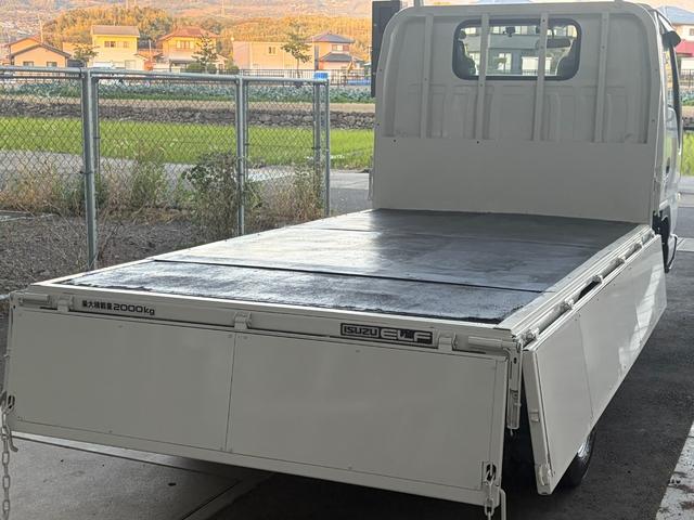 エルフトラック 10尺 平ボディ メッキパーツ(26枚目)