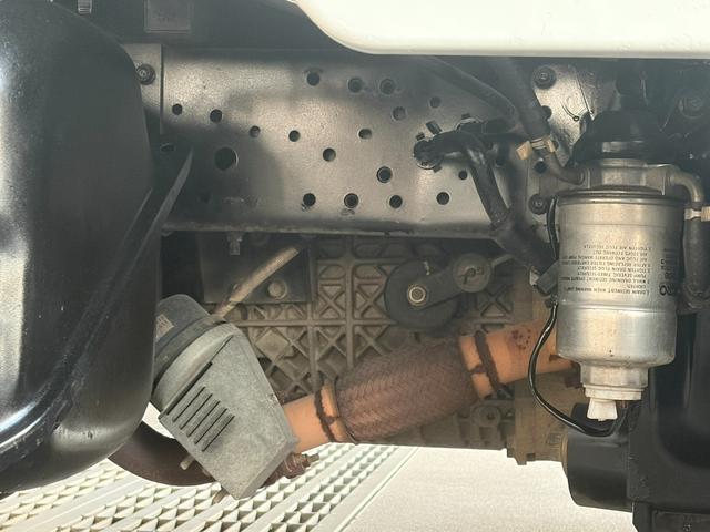 エルフトラック 10尺 平ボディ メッキパーツ(29枚目)