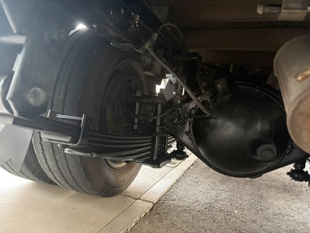 エルフトラック 10尺 平ボディ メッキパーツ(33枚目)