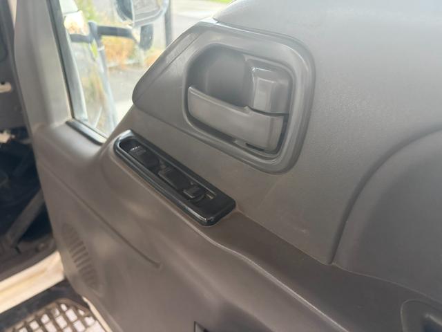 エルフトラック 10尺 平ボディ メッキパーツ(38枚目)