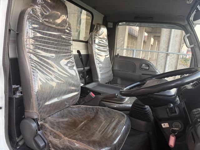 エルフトラック 10尺 平ボディ メッキパーツ(42枚目)