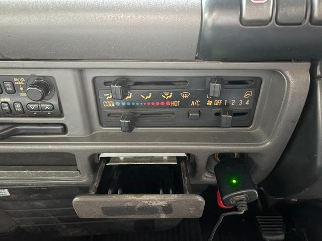 エルフトラック 10尺 平ボディ メッキパーツ(43枚目)