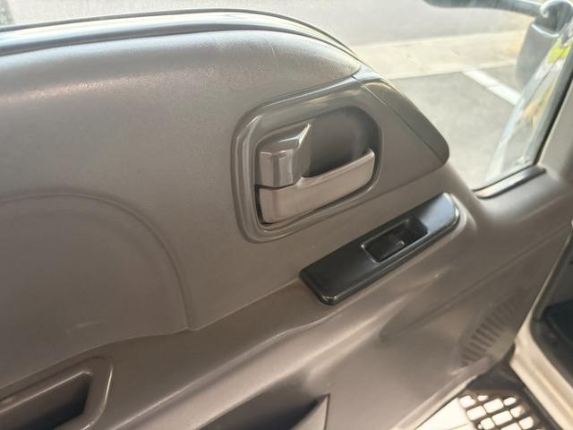 エルフトラック 10尺 平ボディ メッキパーツ(46枚目)