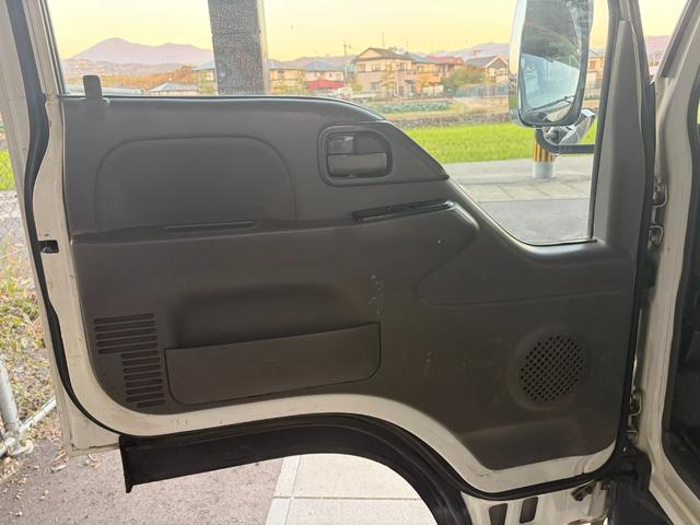 エルフトラック 10尺 平ボディ メッキパーツ(47枚目)