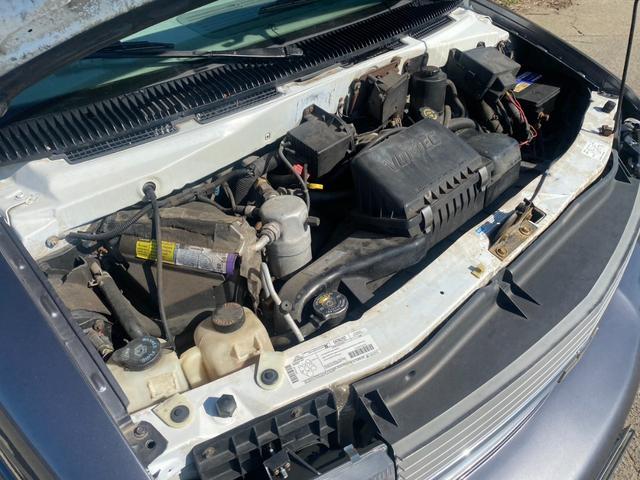 シボレーアストロ 　社外アルミ　ＢＦグッドリッチタイヤ　　社外オーディオ　バックカメラ　リアモニター　ＥＴＣ（5枚目）