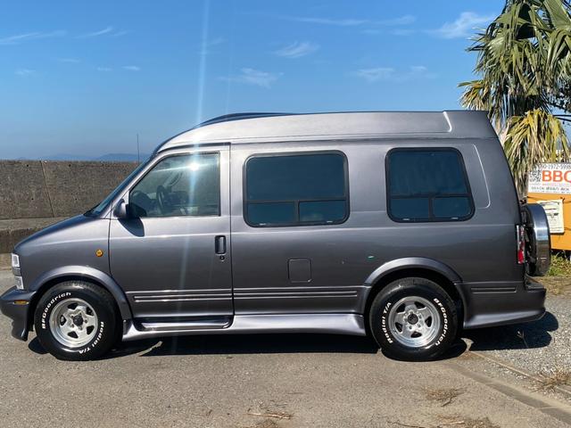 シボレーアストロ 　社外アルミ　ＢＦグッドリッチタイヤ　　社外オーディオ　バックカメラ　リアモニター　ＥＴＣ（10枚目）