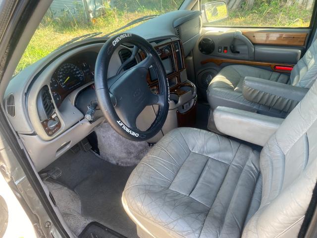 シボレーアストロ 　社外アルミ　ＢＦグッドリッチタイヤ　　社外オーディオ　バックカメラ　リアモニター　ＥＴＣ（36枚目）