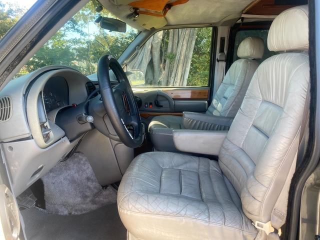 シボレーアストロ 　社外アルミ　ＢＦグッドリッチタイヤ　　社外オーディオ　バックカメラ　リアモニター　ＥＴＣ（41枚目）