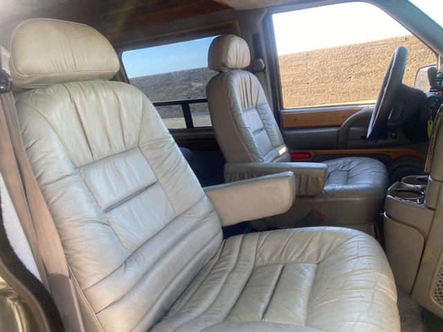 シボレーアストロ 　社外アルミ　ＢＦグッドリッチタイヤ　　社外オーディオ　バックカメラ　リアモニター　ＥＴＣ（43枚目）